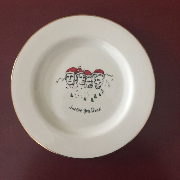 Merry Masterpieces Holiday Dinner Plates Dayton Hudson Complete Set of 8 Funny - Picture 3 of 8